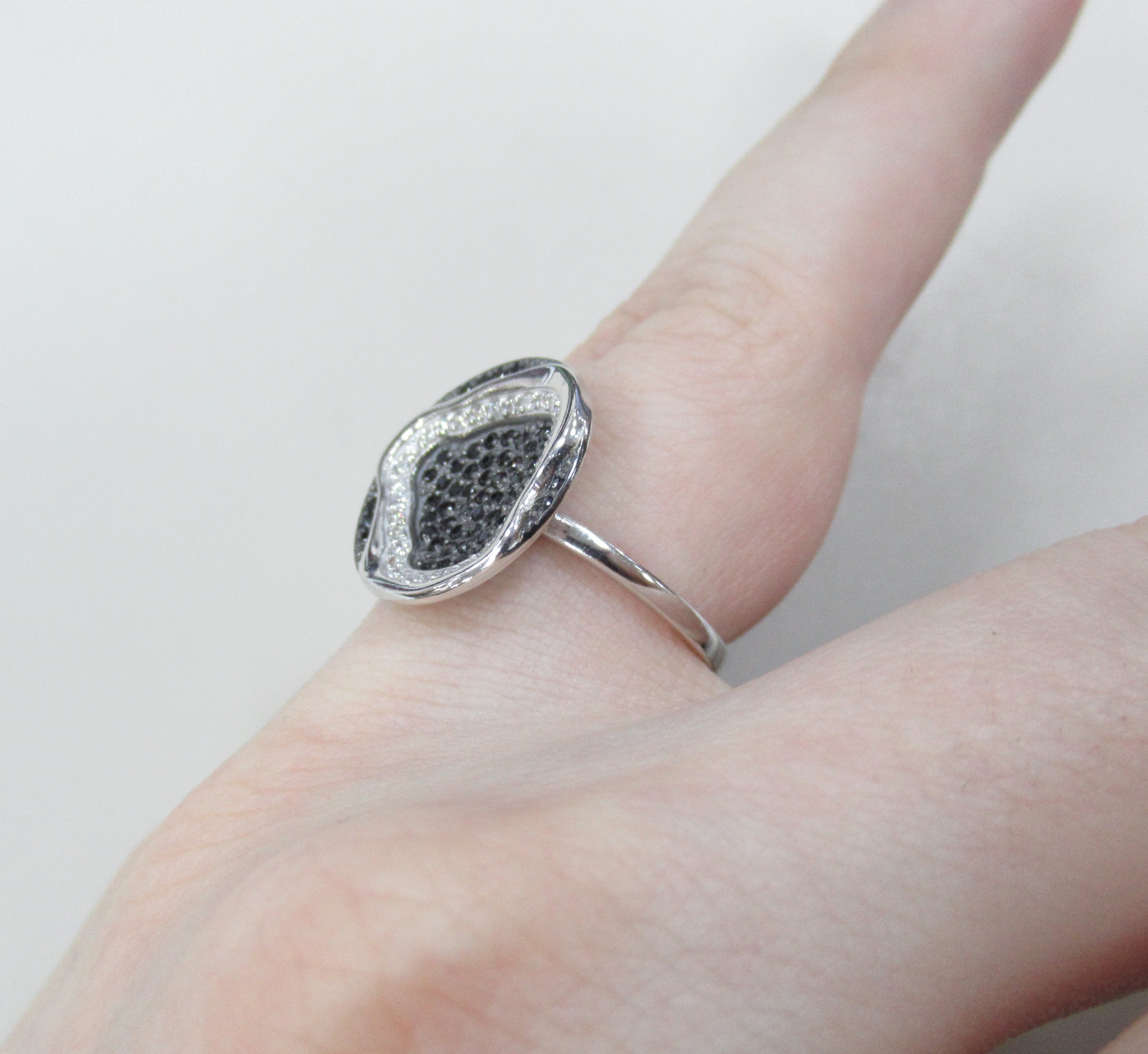 Серебряное кольцо со шпинелью